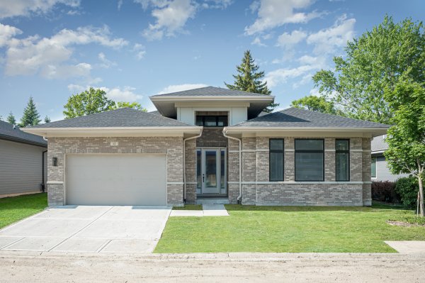 8 Heritage Dr Highland Park, IL 60035