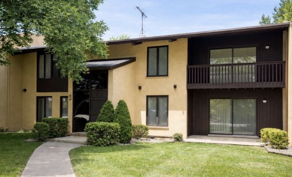 1050 Holbrook Rd #I Homewood, IL 60430