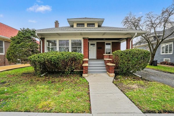 811 Kelly Ave Joliet, IL 60435